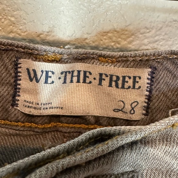 WE THE FREE Women's 28 Good Luck Mid Rise Barrel Jeans Grey Wash - Picture 3 of 16